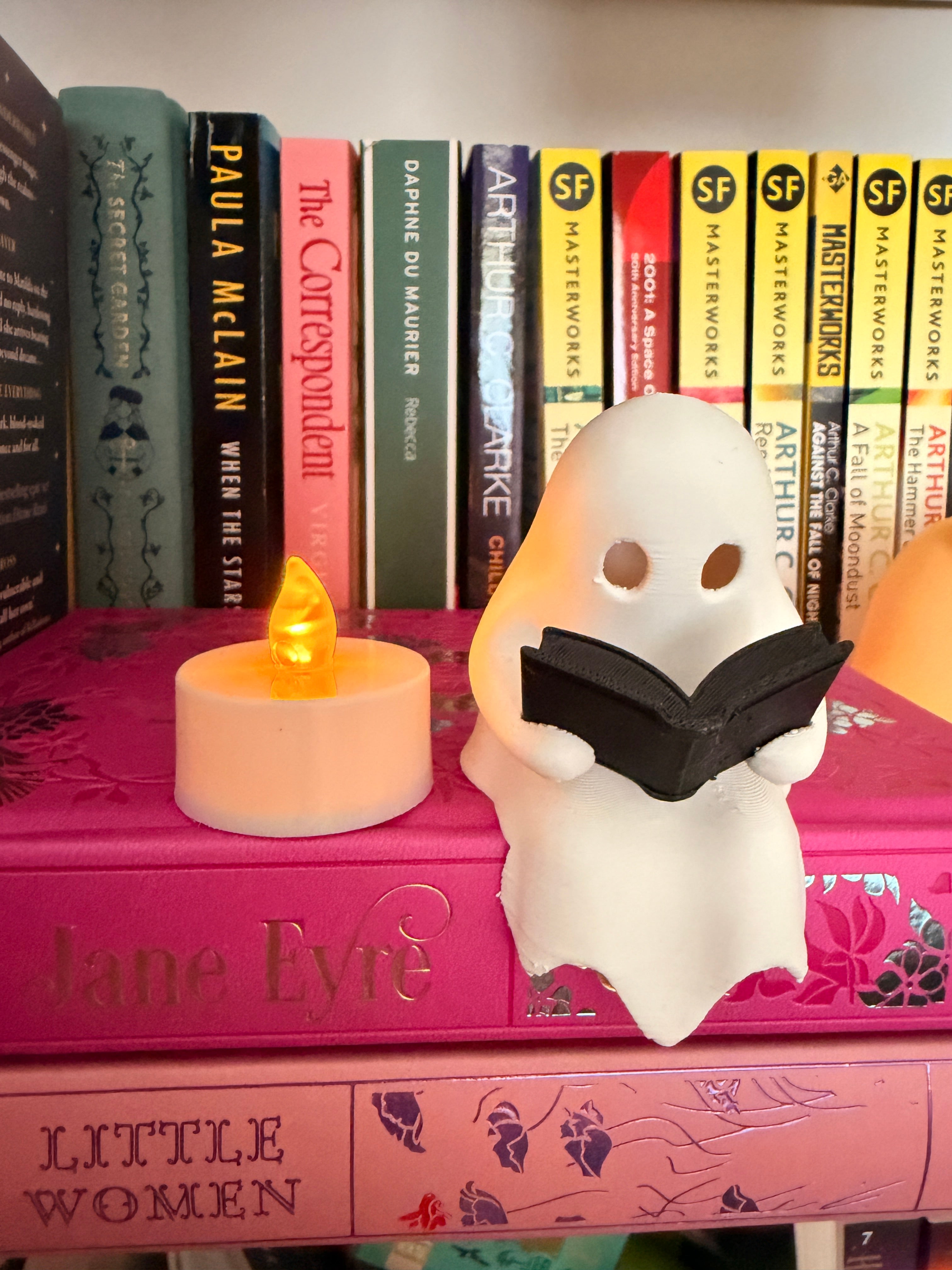 Little light up reading ghost