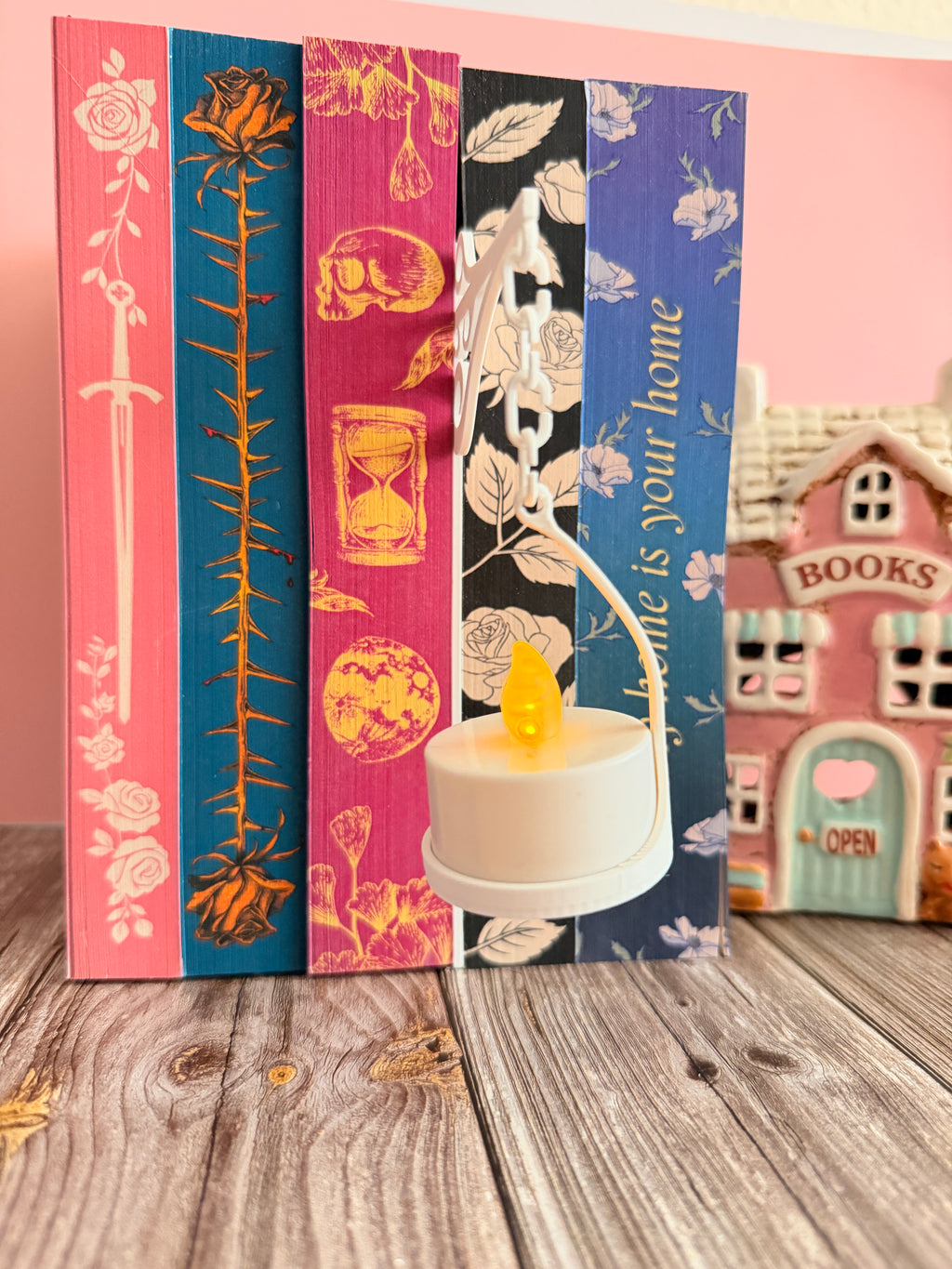 Light up book nook